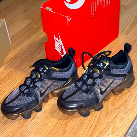 Youth size 4 Nike vapor max - Picture 1 of 4